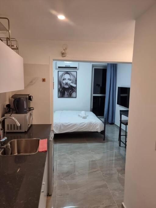 דירת זוּגַג מפנקת עם מרפסת משגעת ונוף למפרץ. Apartment Eilat Exterior photo
