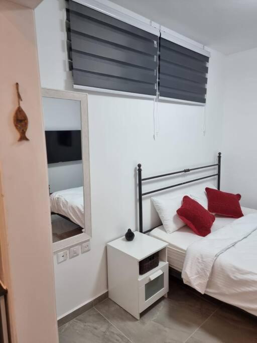 דירת זוּגַג מפנקת עם מרפסת משגעת ונוף למפרץ. Apartment Eilat Exterior photo