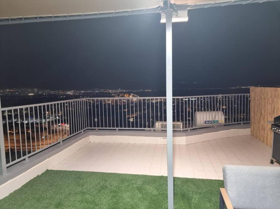 דירת זוּגַג מפנקת עם מרפסת משגעת ונוף למפרץ. Apartment Eilat Exterior photo