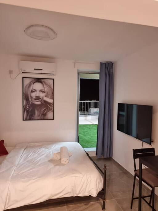 דירת זוּגַג מפנקת עם מרפסת משגעת ונוף למפרץ. Apartment Eilat Exterior photo