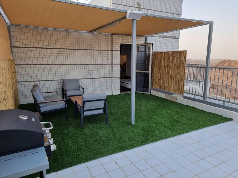 דירת זוּגַג מפנקת עם מרפסת משגעת ונוף למפרץ. Apartment Eilat Exterior photo